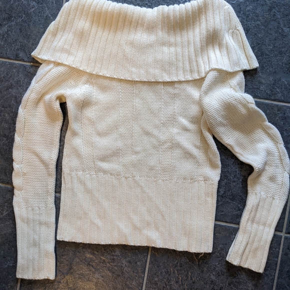 Sweater - Picture 3 of 3
